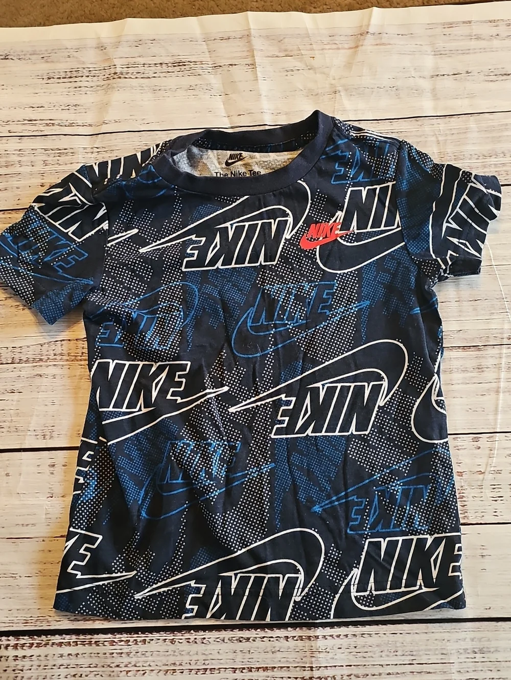 NIKE BOYS 3 LOT 2 SHIRTS 1 JOGGERS SIZE 4,4T AND JOGGERS ARE 5 EUC - Picture 10 of 13